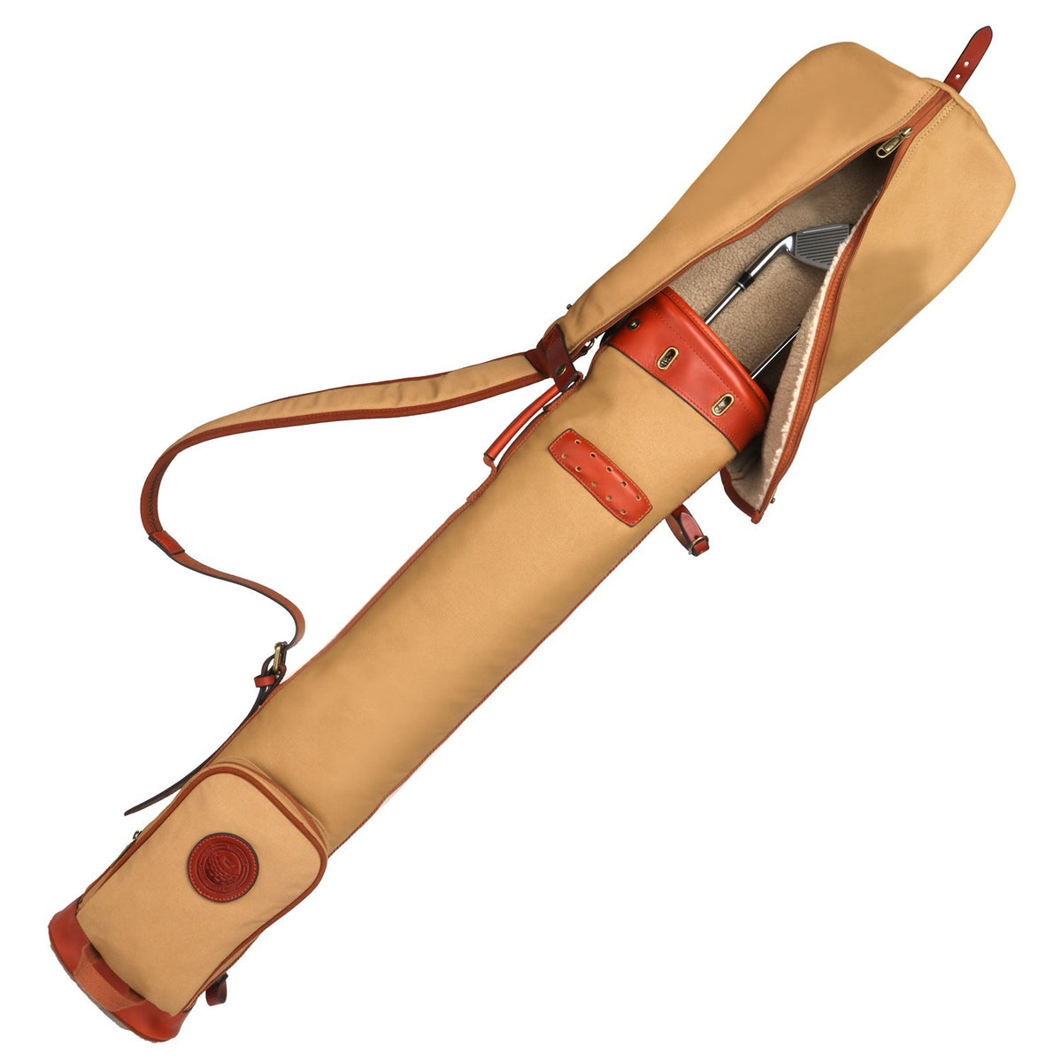 Tourbon upper pocket doubles as rain cover to protect clubs