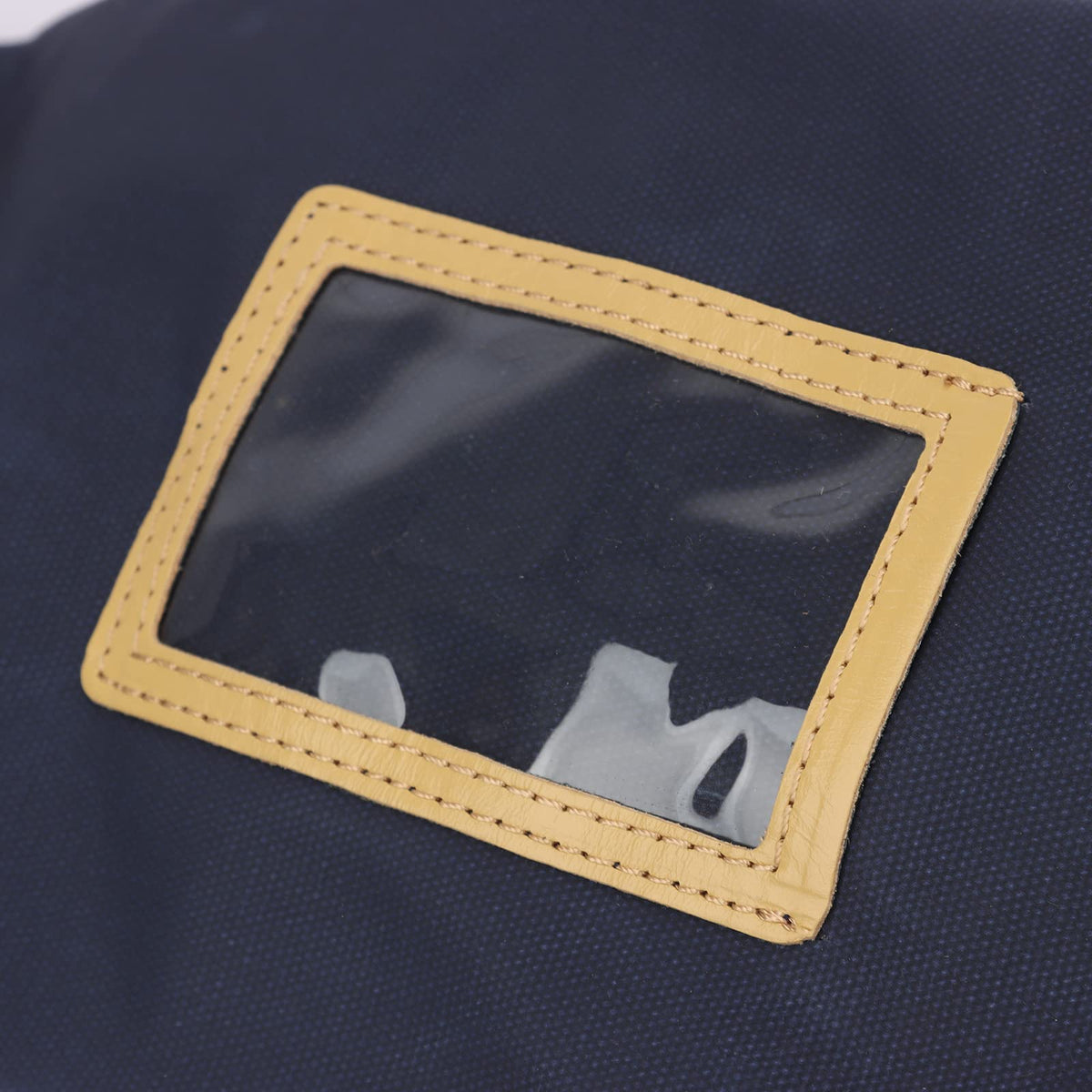 TOURBON easy-access design keeps clubs visible during play