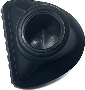 Rugged, all-weather feet help keep gear upright during windy rounds.