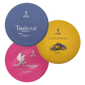 True Par Disc Golf Set putter in hand for stable accuracy and confident putts.