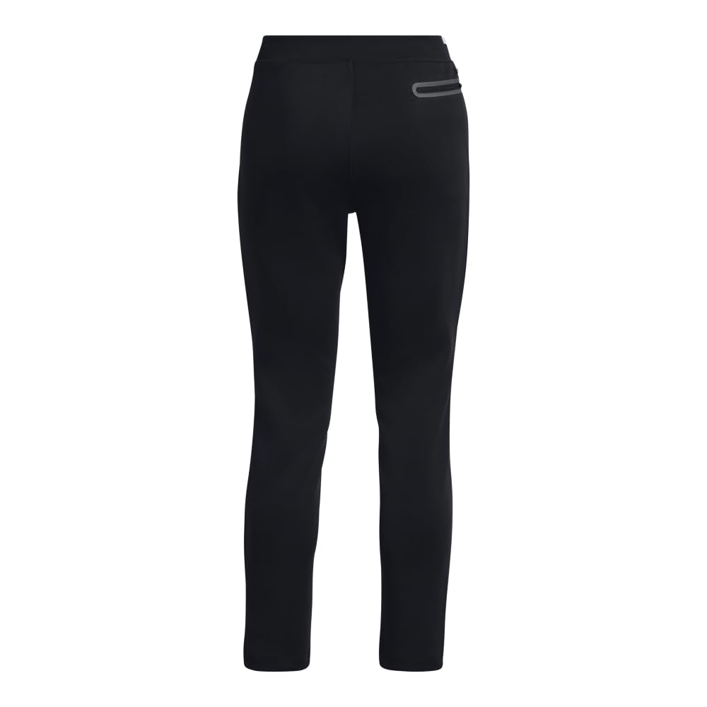 Under Armour Women's Links Pull-On Pant with open hand pockets for storage during exercise.