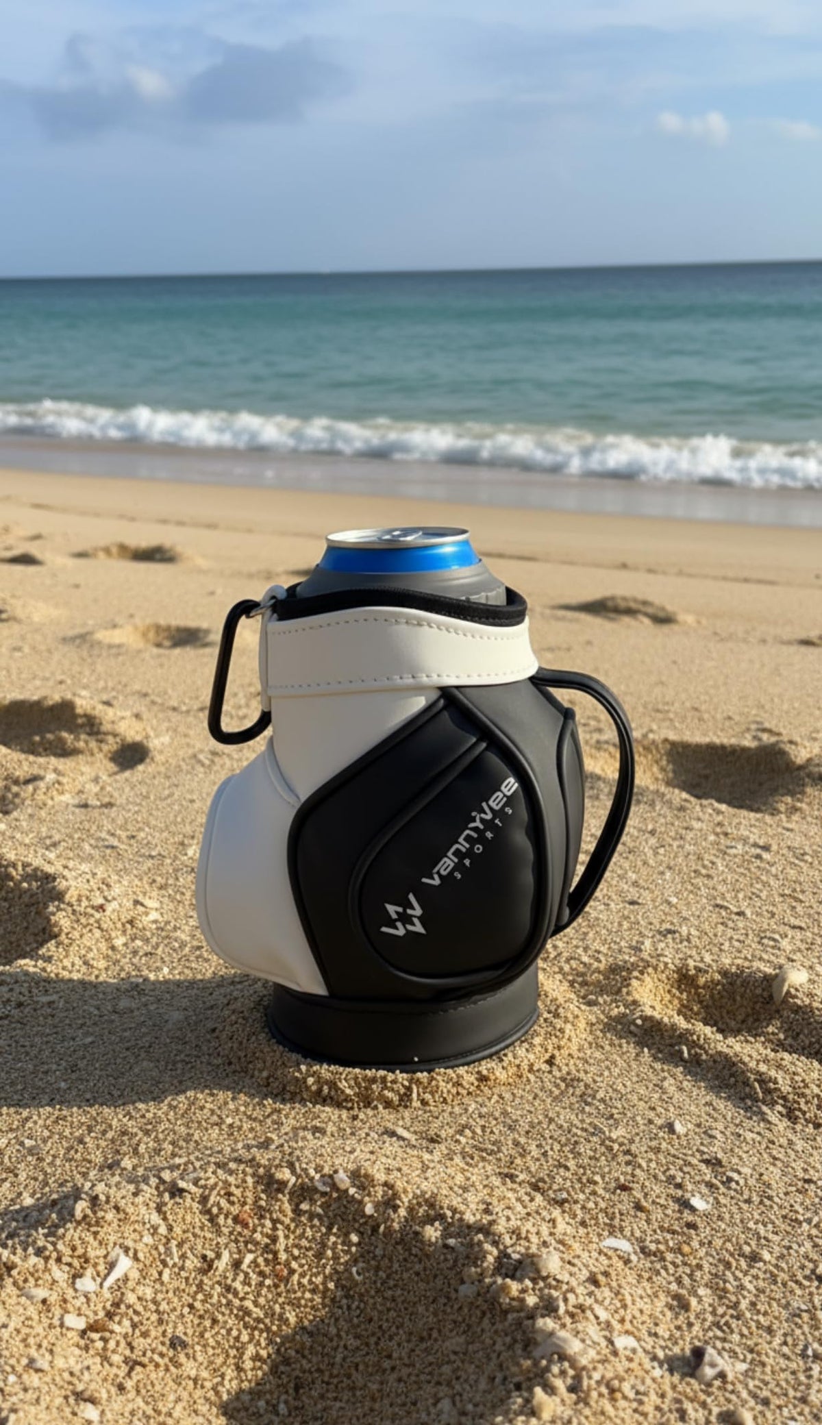 VannyVee Sports leak-proof lid keeps drinks secure on the move.