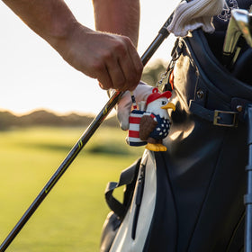 VannyVee Sports silicone durability close-up highlights weather-resistant golf accessory.