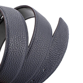 Vatee's replacement strap on model demonstrates versatile styling for outfits