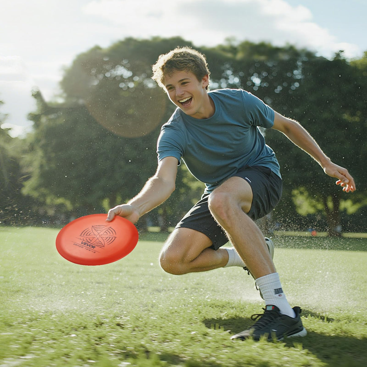 User practicing disc golf in a backyard with VEVOR set