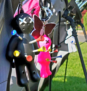 Gift-ready Voodoo Golf tee holder for men, dads, or golf buddies