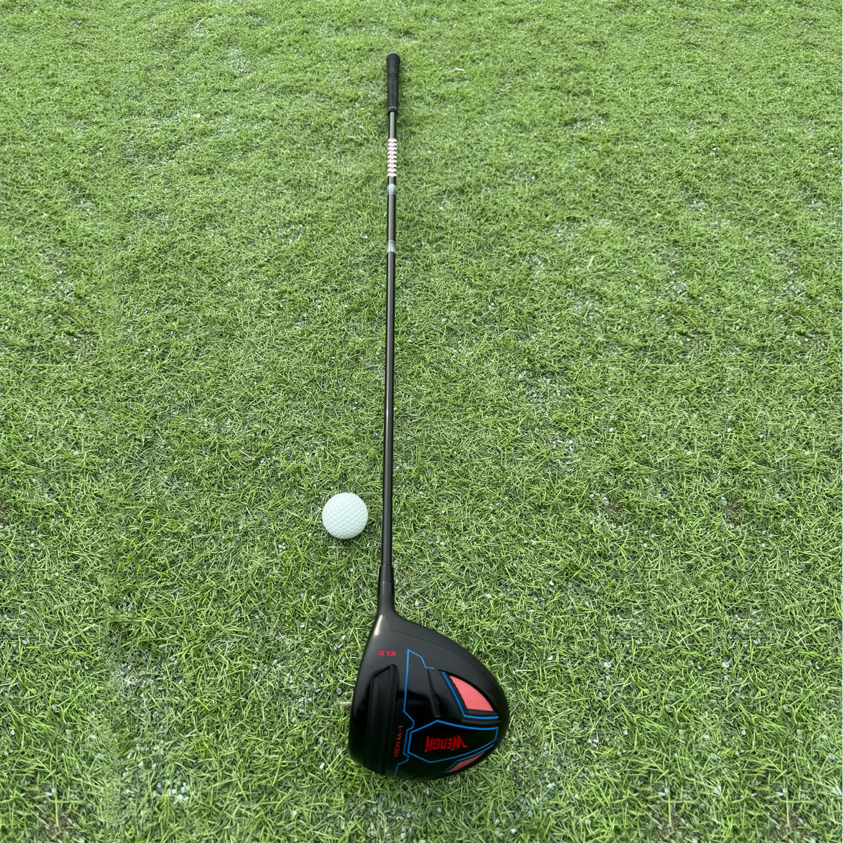 WENGH golf driver features a lightweight graphite shaft for speed and feel.