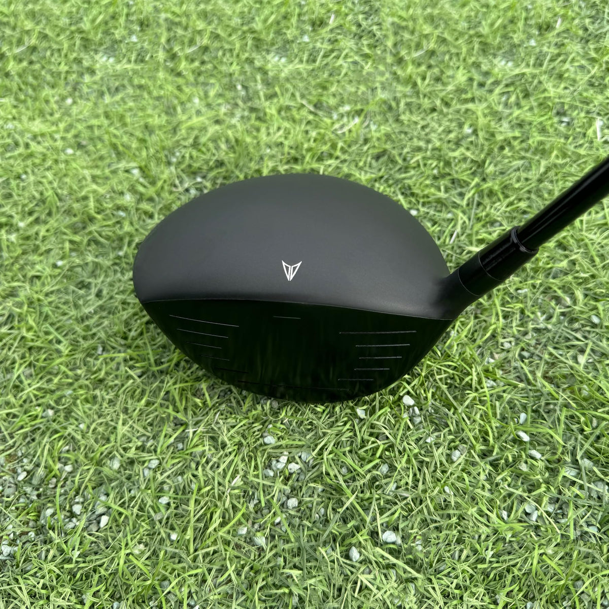 WENGH golf driver with VFT face for consistent ball speed on contact.