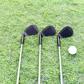 WENGH 3-club set suits right-handed players seeking versatile shots.