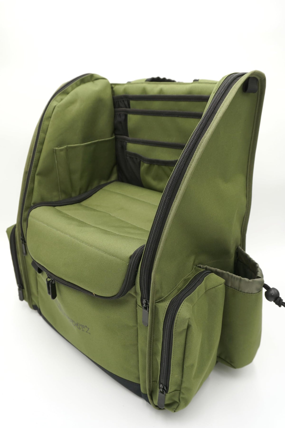 Wildhopperz disc golf backpack interior shows 26 disc capacity and organized layout