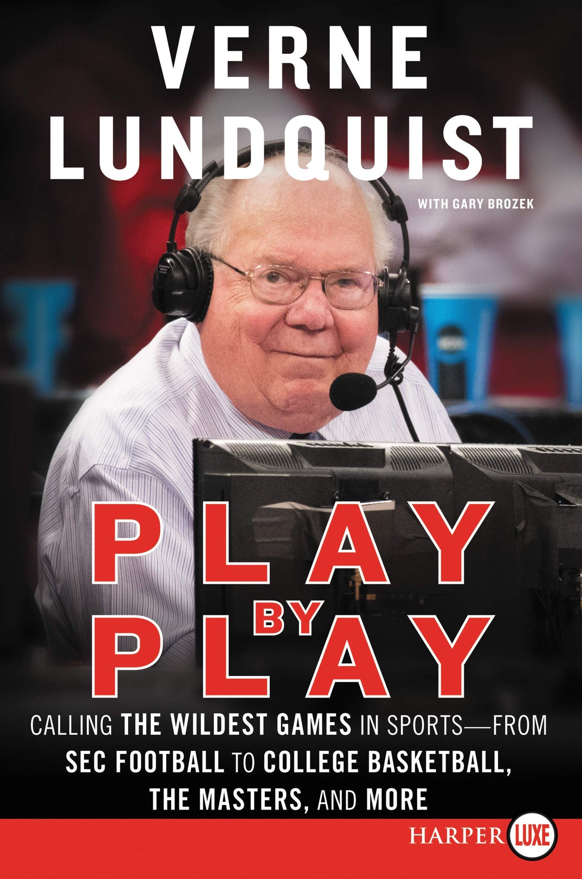 William Morrow Play by Play book cover, for fans seeking behind-the-scenes sports storytelling.