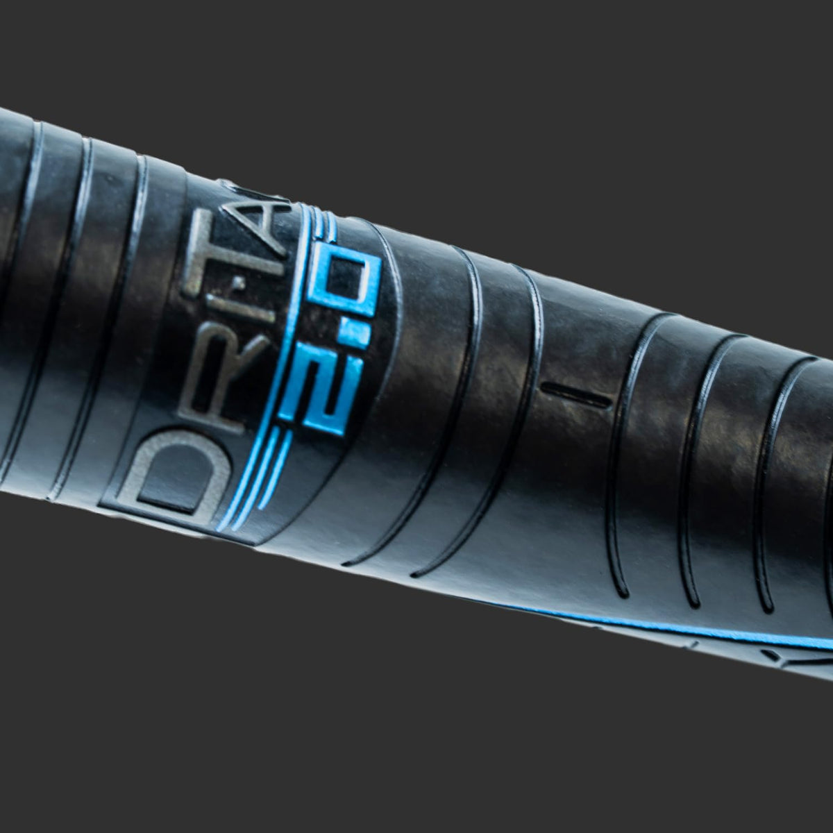 Winn Grips 32DT-JBK Dri-Tac 2.0 undersize pack highlighting fit options