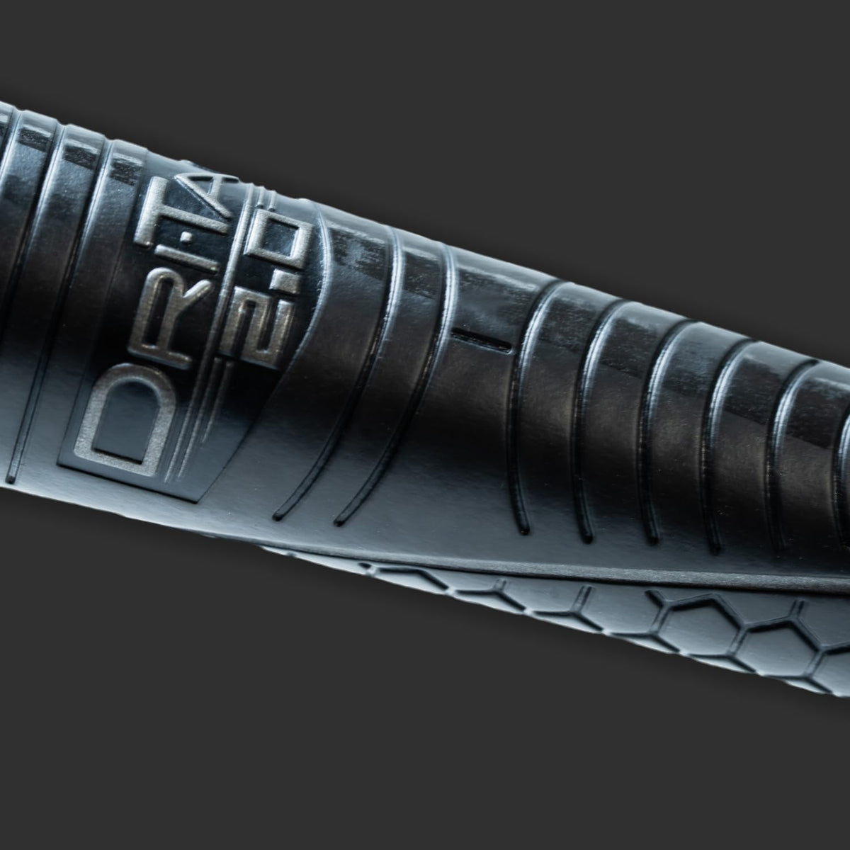 Winn Grips 72DT-JBK Dri-Tac 2.0 oversize close-up reveals textured surface.