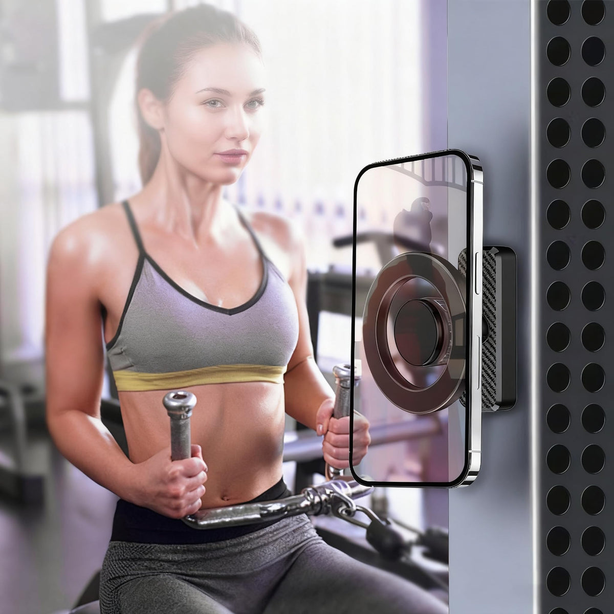 WXOXHE dual-magnetic design keeps phone steady even on bumpy fairways