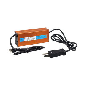 Xiixtoo charger LED-indicator display shows charging status clearly.