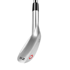 XOOXTWTXOOX sand wedge patterned face improves accuracy on delicate chips.