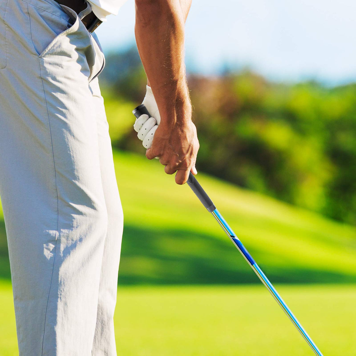 YAMATO 10.5-inch length grip in use on club address