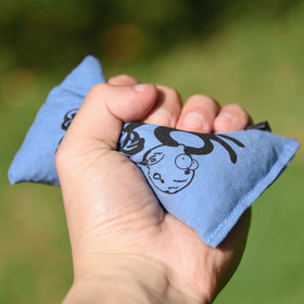 Yikun grip bag with built-in desiccant for moisture control