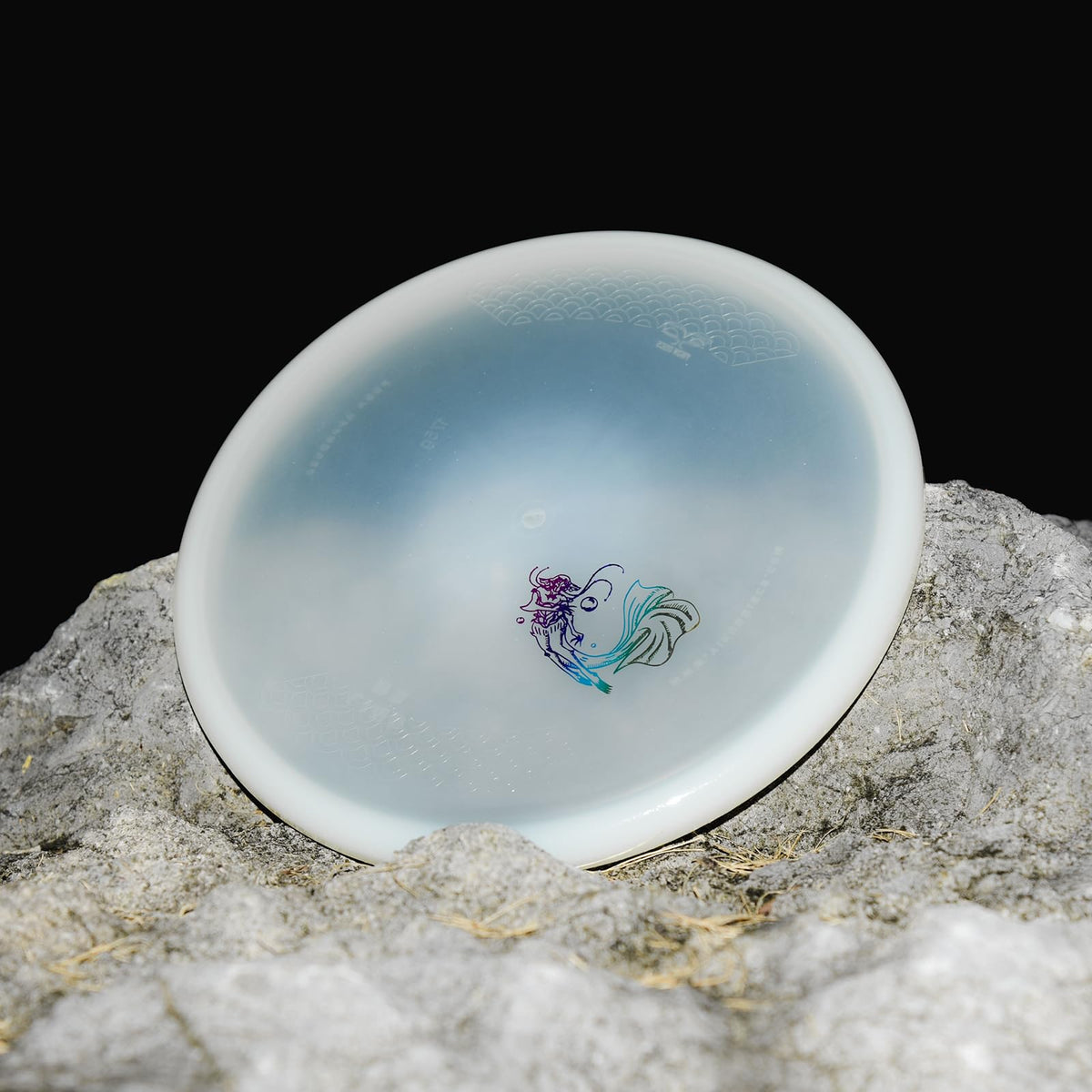 Yikun Glow Disc Golf Putter crystal-clear texture on a glowing putter surface