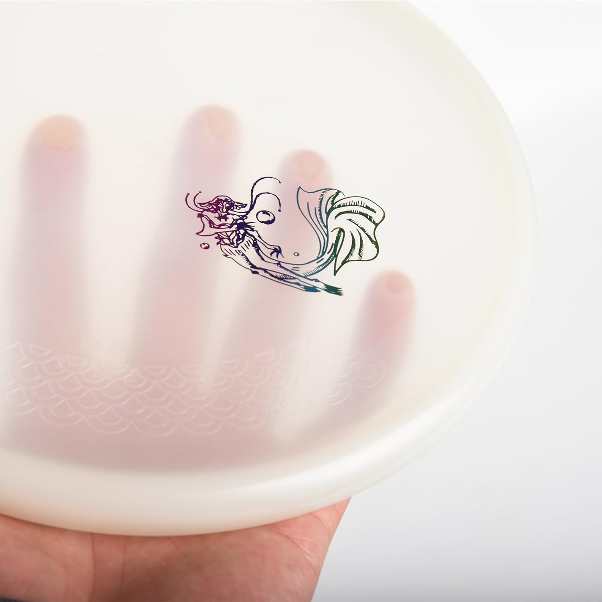 Yikun Glow Disc Golf Putter bottom rim design for stable releases at low speeds