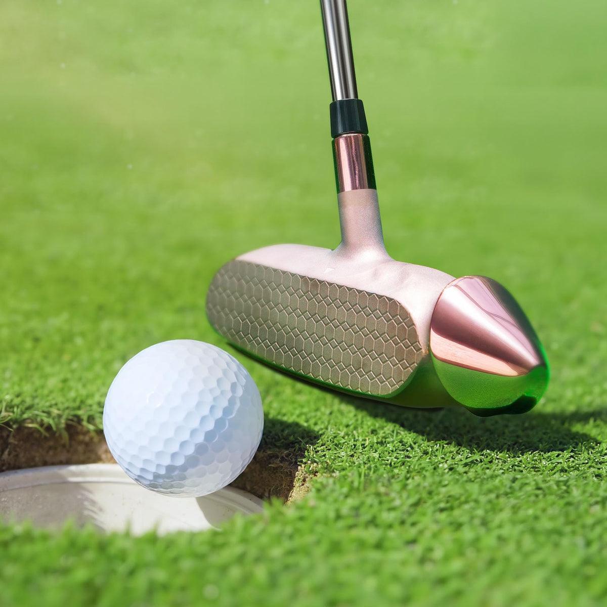 Zcoorey putter face close-up showcases honeycomb grooves for stable roll and improved touch.