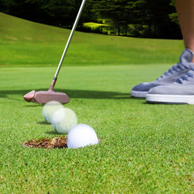 Zcoorey moisture-wicking grip reduces wrist tension for smoother putting strokes.